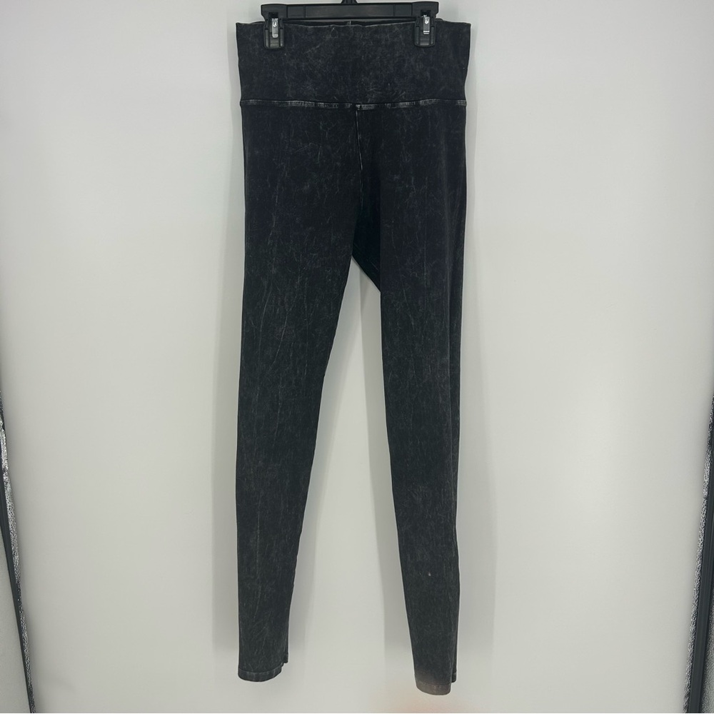 Black High-Waisted Stone-washed Leggings. Women’s Size M.